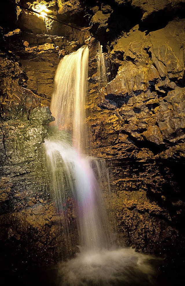 Das neue Foto fr die Postkarte der Ts...rhhle vom vier Meter hohen Wasserfall  | Foto: privat
