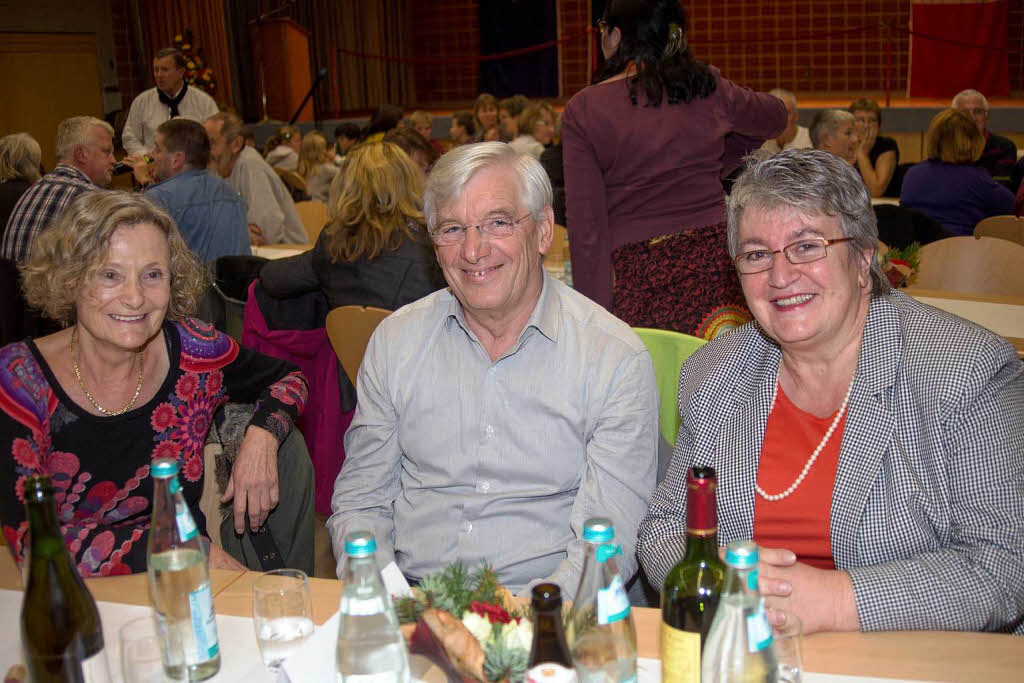 Hoher Besuch  (von rechts): Bundestagsabgeordnete Gabriele Schmidt, Brgermeister Jean-Claude Dupr  mit Frau Francoise
