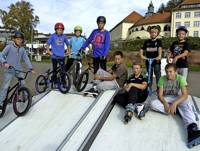 Sie haben die neue Rampe schon in Beschlag genommen:Skater und BMX-Fahrer.  | Foto: Heidrun Simoneit