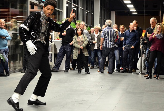 &#8222;Young Michael Jackson&#8220; - ...le begeisterte mit Gesang und Moonwalk  | Foto: Martina Proprenter