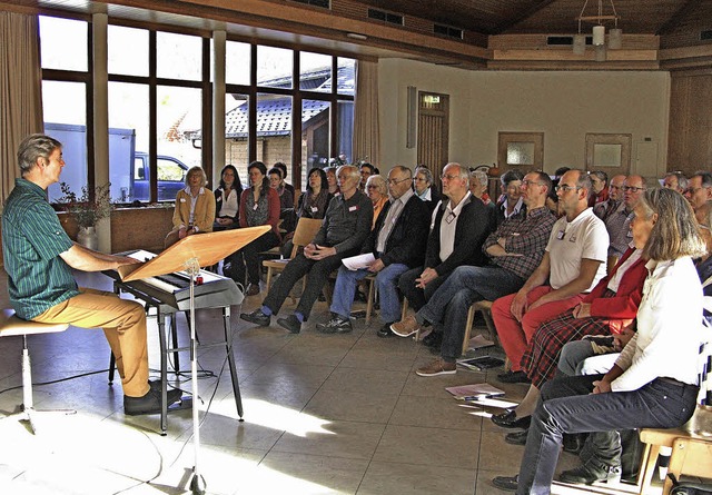 Lockerungs- und Stimmbildungsbungen u... in Bernau, gesungen wurde aber auch.   | Foto: Ulrike Spiegelhalter