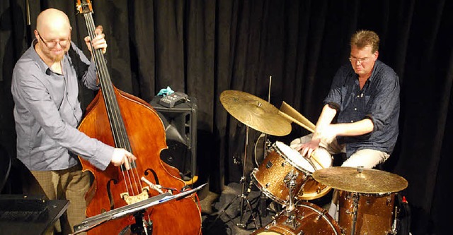 Jens Loh und Oliver Strauch (rechts) s...lavier im Jazztone mediterranen Jazz.   | Foto: Thomas Loisl Mink