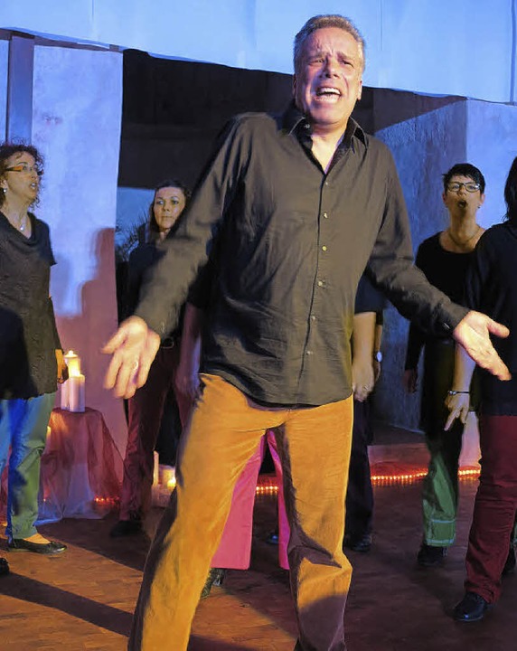 Auf die Strae gesetzt: Clemens Rehbei... Road, Jack&#8220; von Percy Mayfield.  | Foto: Dorothee Philipp