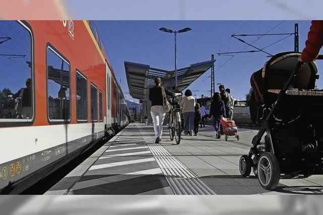 Neuer Mittelbahnsteig am Emmendinger Bahnhof ist in Betrieb
