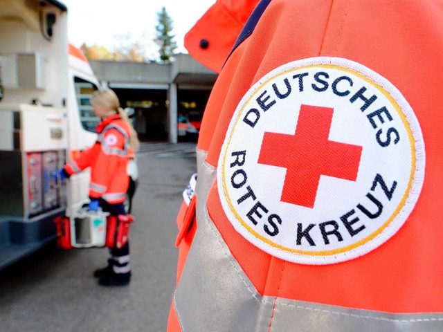 Helfer des Deutschen Roten Kreuzes be...ttungseinstze und Krankentransporte.   | Foto: DPA