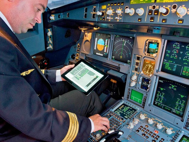 Tablets und Smartphones drfen in US-F...art und Landung eingeschaltet bleiben.  | Foto: Airbus / Handout