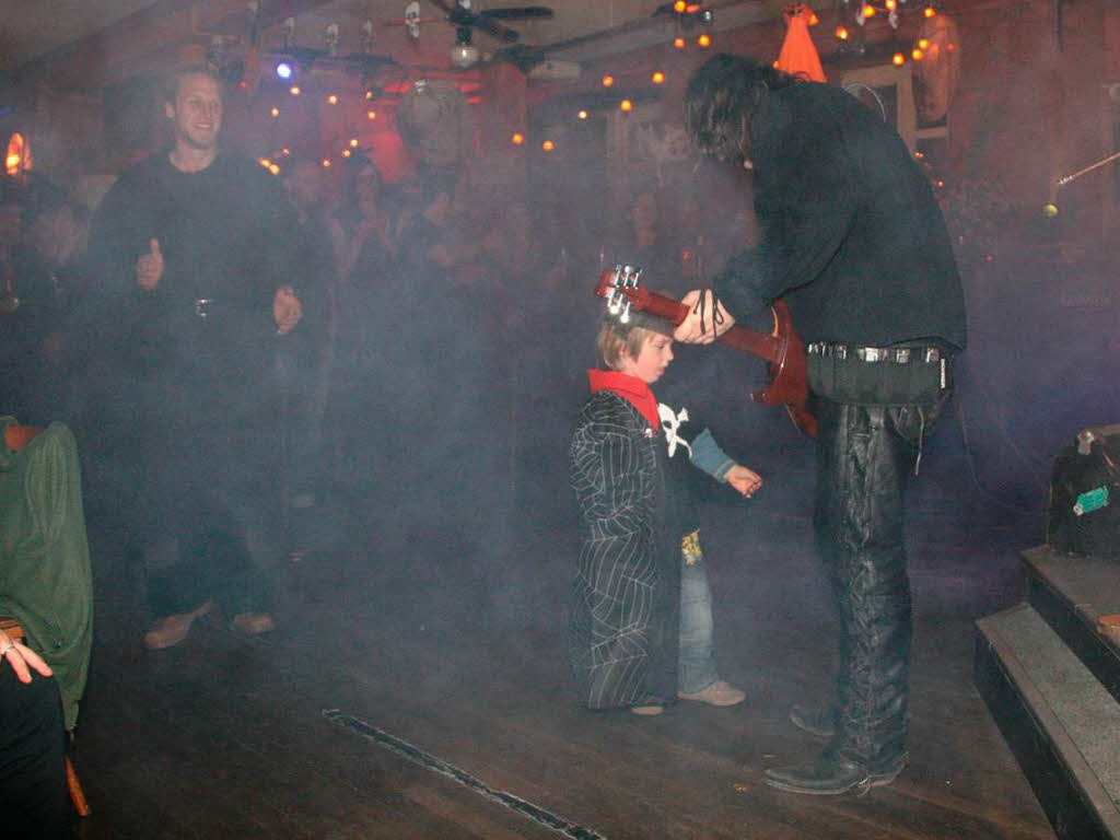 Der vierjhrige Yannick, Sohn von Second-End-Rockrhre Ralf Thoma, war jngster Gast – und Papas grter Fan.