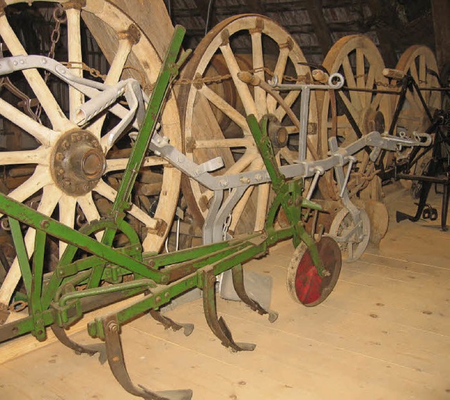 Historische landwirtschaftliche Gerte...erner  Ritter in seinem neuen Museum.   | Foto: Grziwa