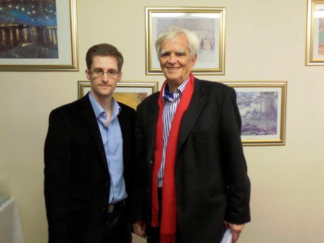 Edward Snowden und Hans-Christian Strbele  | Foto: Bro Hans-Christian Strbele