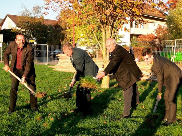 Martin Obert,  Jrgen Braun,  Stephan ...ch fr das Pflegezentrum Westengarten.  | Foto: Elisabeth Saller