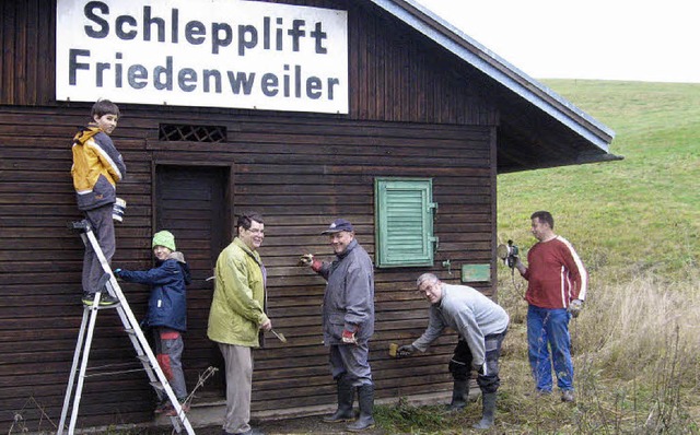 Die Alten Herren des SV Friedenweiler/...huschen in Friedenweiler gestrichen.   | Foto: L. Schilling