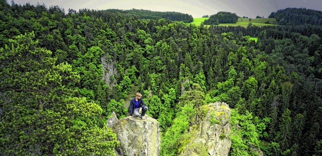 Schwindelfrei: Popsnger Max Mutzke au...latz, dem Falkenstein im Schlchttal.   | Foto: Peter Martens/Dieter Conrad