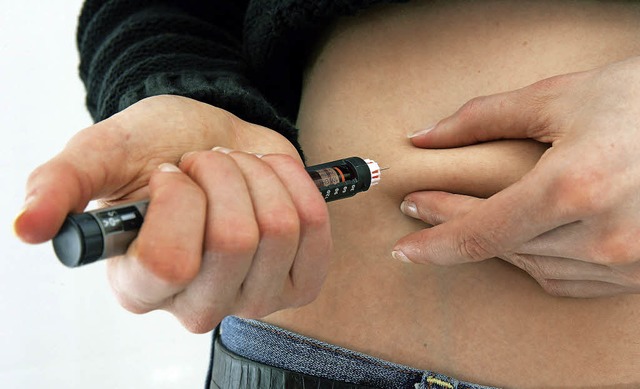 Nicht alle Diabetiker  mssen Insulin spritzen oder Tabletten nehmen.  | Foto: dpa/wieschenkmper