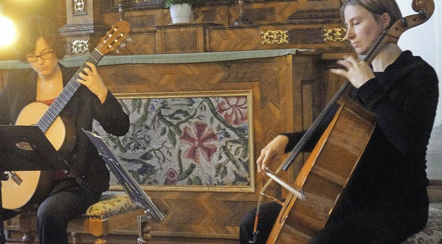 Marie-Kristin Luft (Gitarre) und Susan...eisterten das Publikum in Sthlingen.   | Foto: privat
