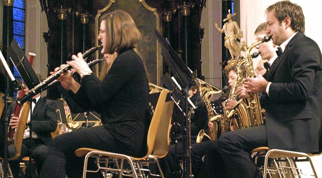 Die Stadtmusik Lffingen beeindruckte beim Konzert in der Kirche St. Michael.   | Foto: Marion Pfordt