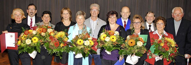 Vorsitzender Ulrich Obrist (hinten links) und die Geehrten   | Foto: Sedlak