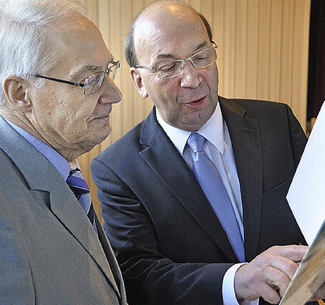Peter Hssler (rechts) lst Helmut Steinmann an der Spitze des AMV ab.   | Foto: Gramespacher