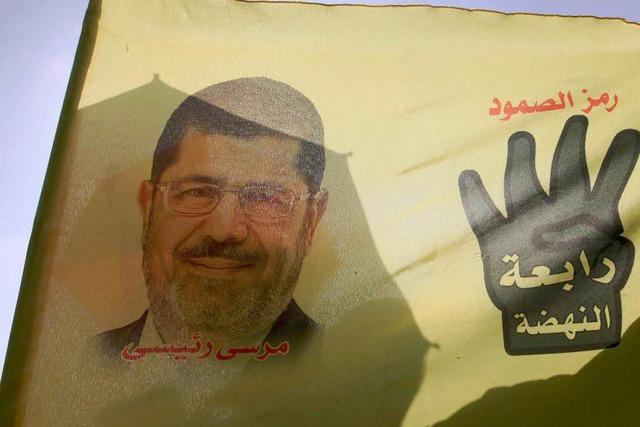 Verfahren gegen Ex-Präsident Mursi – Demonstration in Kairo