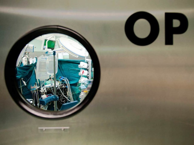 Ein OP in einem Krankenhaus  | Foto: dpa