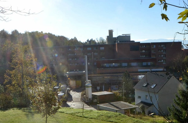 Die Zufahrt zum Kreiskrankenhaus fr l...nchsten Jahres fertiggestellt sein.    | Foto: Marius Alexander