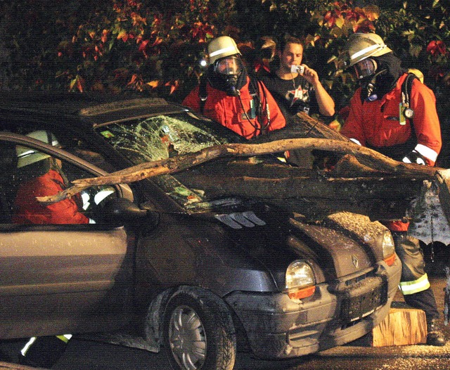 Die Organisatoren der Isteiner Feuerwe... kniffliges Szenario einfallen lassen.  | Foto: Reinhard Cremer