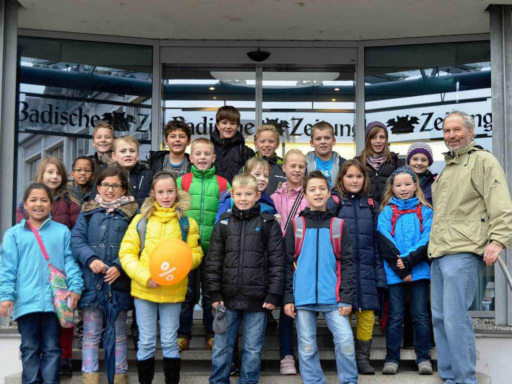 Die Klasse 4b der Grundschule Mahlberg mit ihrem Lehrer Roland Wollemann. Die Klasse 4b der Grundschule Mahlberg mit ihrem Lehrer Roland Wollemann.