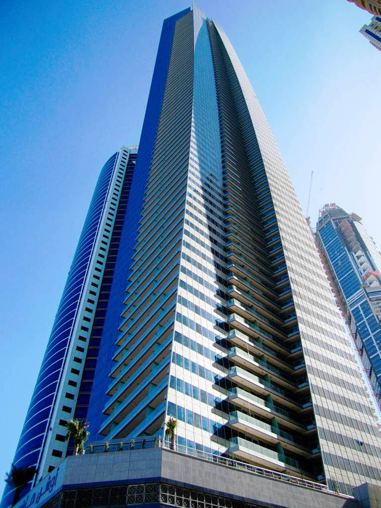 7. Ocean Heights, Dubai,  ist ein 310 Meter hoher Wohnturm, in dem 519 Wohnungen auf 82 Stockwerken untergebracht sind. Das auergewhnliche Design des Turmes, das sich als eine aufsteigende Drehbewegung bezeichnen lsst, stammt von dem weltweit renommierten Architekturbro Aedas.