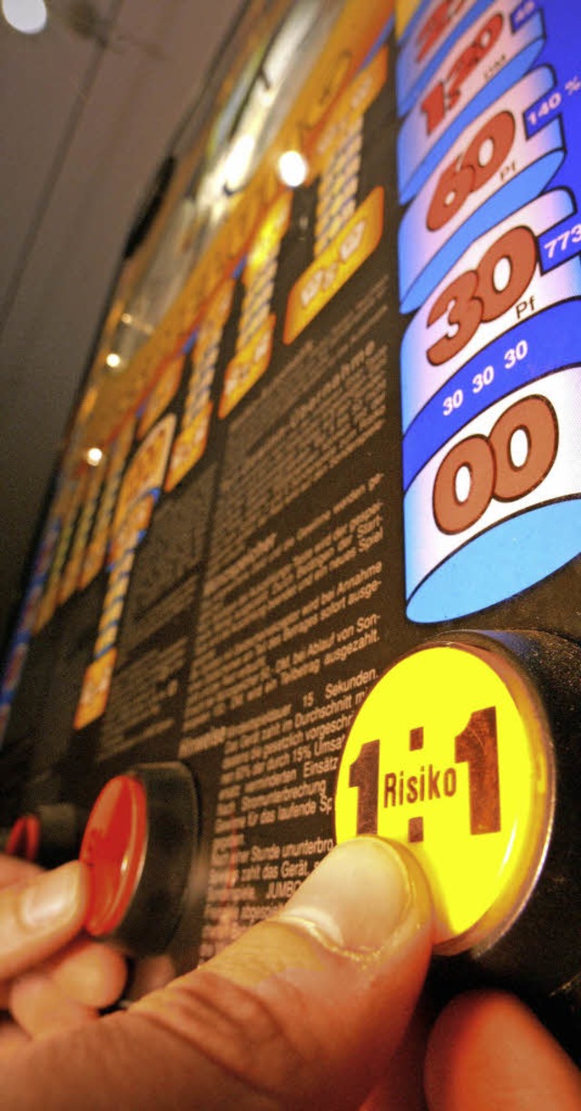 Die Stadt kassiert knftig mehr an Spielautomaten.   | Foto: dpa