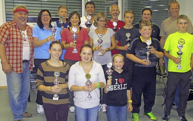 Die Besten bei den Tischtennis-Dorfmei...anstaltet von den Mambacher Germanen.   | Foto: Privat