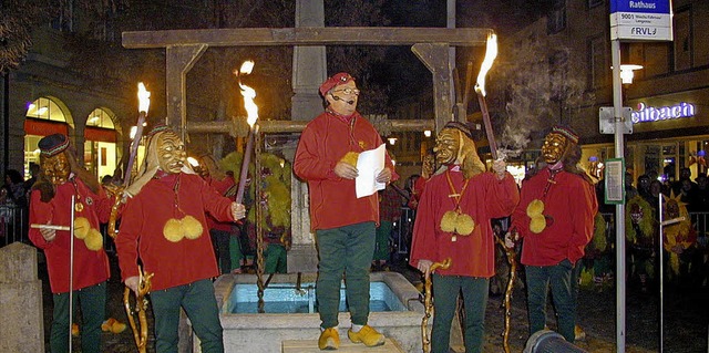 Die Narren sind bereits Feuer und Flam...sgrabung am Kronenbrunnen wieder los.   | Foto: Archivbild: Henkel