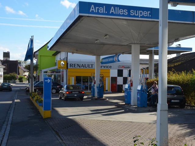 Diese Tankstelle in Eimeldingen wurde berfallen.  | Foto: Markus Maier