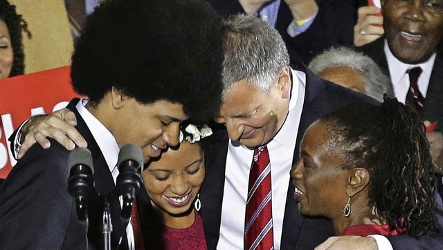 Bill de Blasio mit seiner Familie &#82..., Tochter Chiara und Ehefrau Chirlane   | Foto: dpa