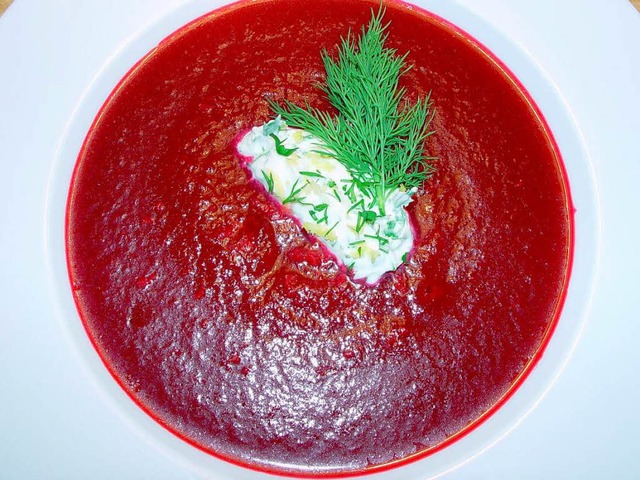 Herbstgericht vom Feinsten: Rote-Bete-Suppe mit Rahm und Dill  | Foto: stechl