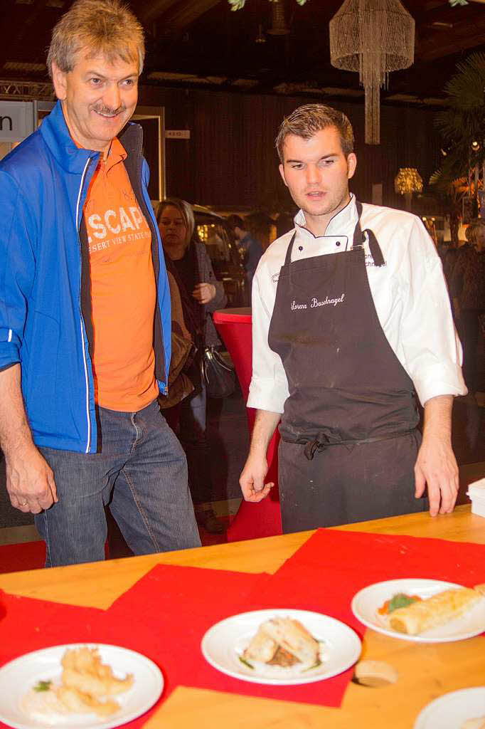 Besucher aus Grafenhausen informierten sich bei der Plaza Culinaria ber das vielfltige Angebot.