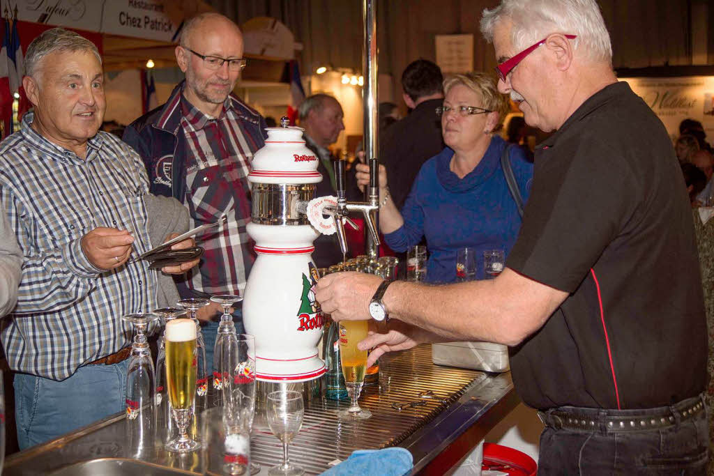 Darf am Messestand Rothauser Land nicht fehlen: ein frischgezapftes Rothausbier