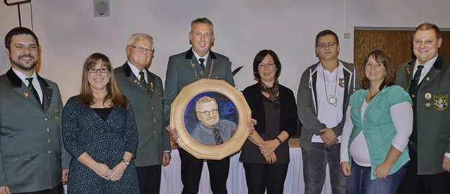 Endingen. Der neue Schtzenknig der S...tja Mller. Ganz links SM Georg Knig.  | Foto: Roland Vitt