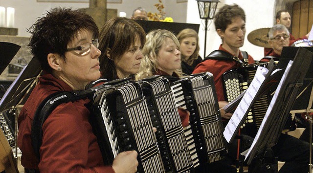 Mit einem beeindruckenden Konzert wart...der Grwihler katholischen Kirche auf.  | Foto: Werner Probst