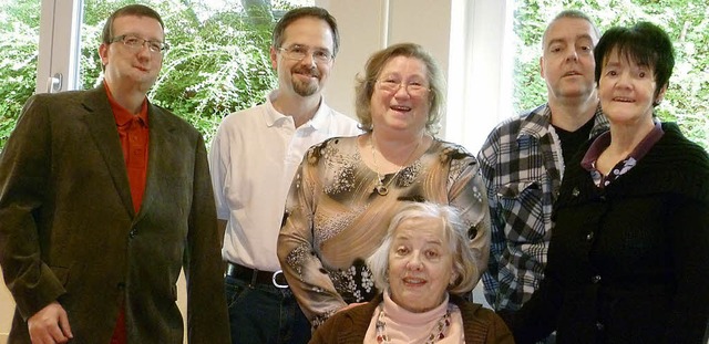 Ring der Krperbehinderten: der Vorsta...lis Brugger und Irene Winter (vorne).   | Foto: Gabriele Rasenberger