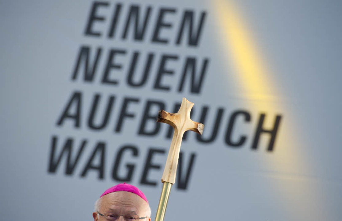 Erzbischof Robert Zollitsch auf dem Katholikentag in Mannheim im Mai 2012.  | Foto: dpa
