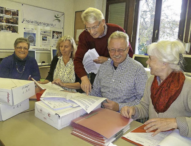 Fleiig im Dienste der Mitbrger: Viel...beim Aktualisieren der Vorsorgemappe.   | Foto: Claudia Gempp