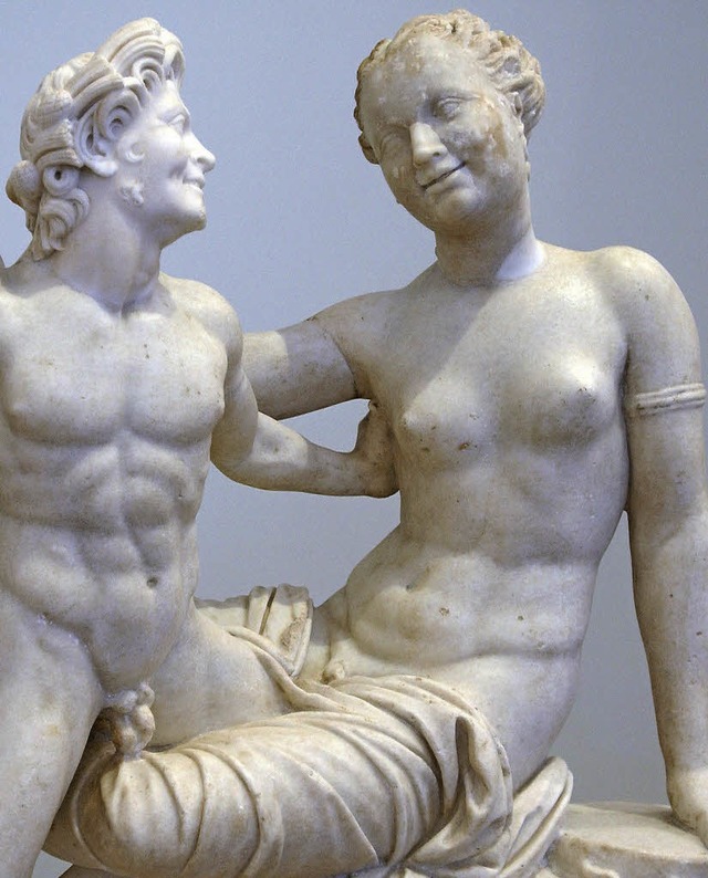 Der erste Intersexuelle:  Hermaphrodit... Figurengruppe im Alten Museum Berlin   | Foto: dpa
