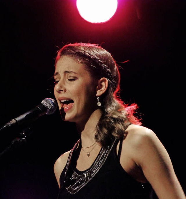 Cline Huber beeindruckt mit ihrer Stimme   | Foto: Martina David-Wenk