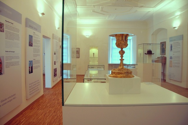 Blick in die Heinrich-Hansjakob-Ausstellung in Hagnau  | Foto: -