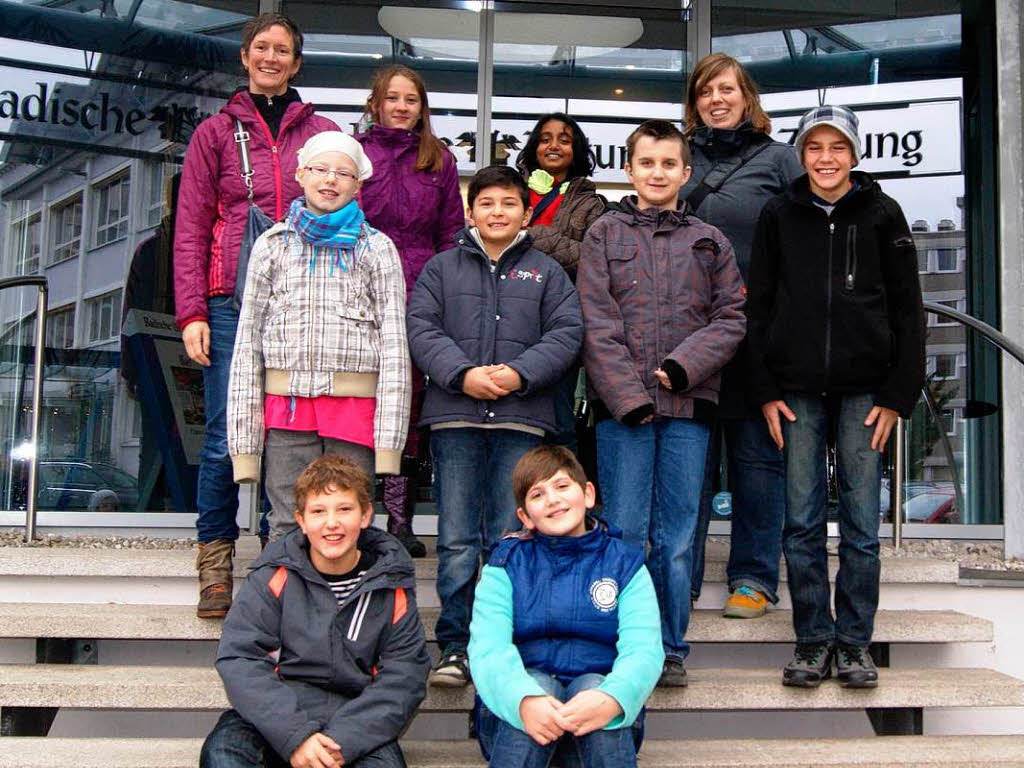 Die Klasse 4a der BBZ für Hörgeschädigte Stegen mit ihrer Lehrerin Vera Kolbe. Die Klasse 4a der BBZ für Hörgeschädigte Stegen mit ihrer Lehrerin Vera Kolbe.