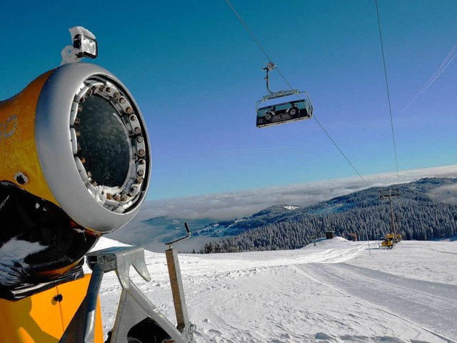 Noch ist die Schneedecke auf dem Feldberg recht dnn.  | Foto: Susanne Filz