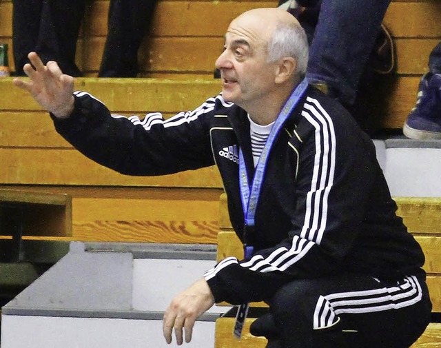 Der  Lahrer Trainer Stefan Junker blic...iner Portion Selbstvertrauen entgegen.  | Foto: Archiv: Peter Aukthun