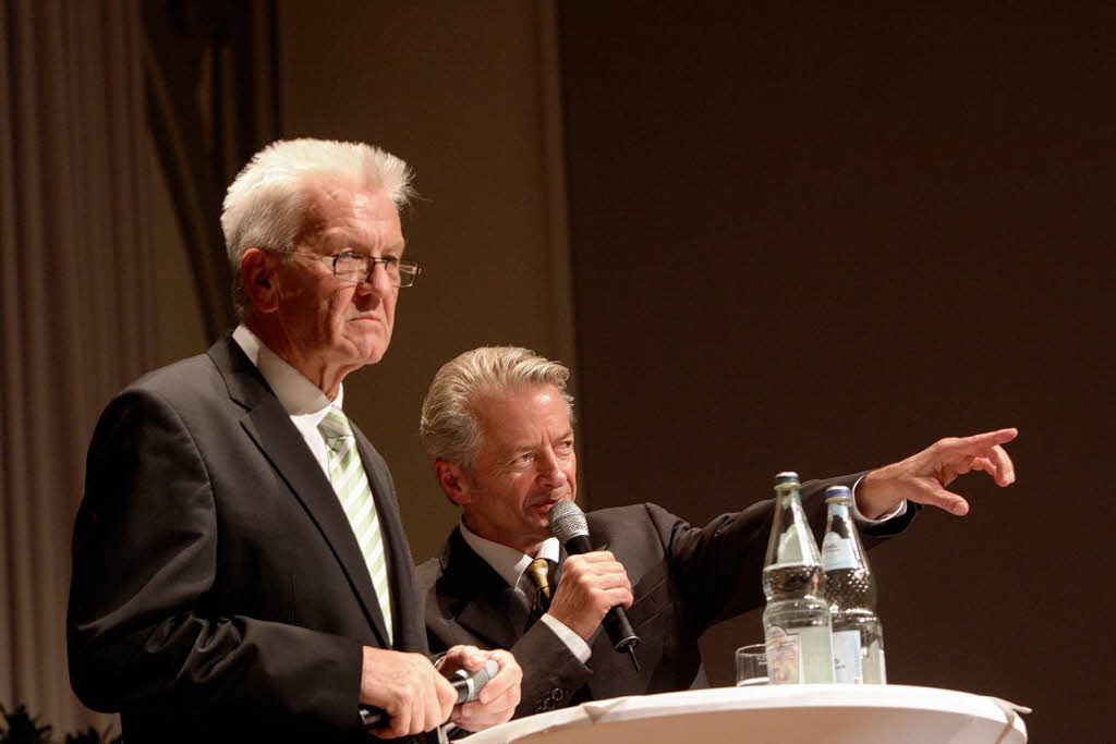 BZ-Redakteur Stefan Hupka (rechts) moderierte das Gesprch mit Ministerprsident Winfried Kretschmann