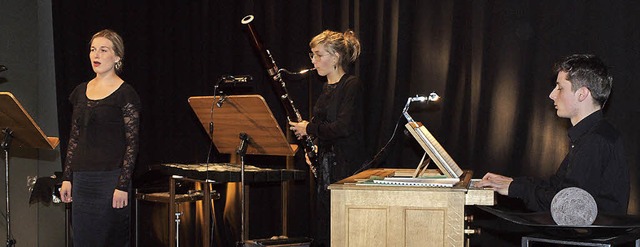 Helena Bickel (Sopran), Johanne Grzin...(Orgepositiv) in der Kumedi in Riegel.  | Foto: Michael haberer
