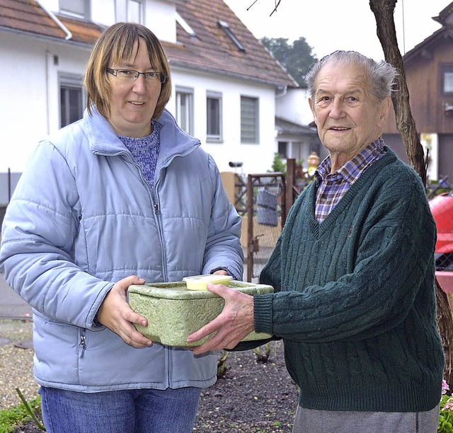 Sabine Schwei kommt zu einem Senior in Altenheim.   | Foto: U. Derndinger