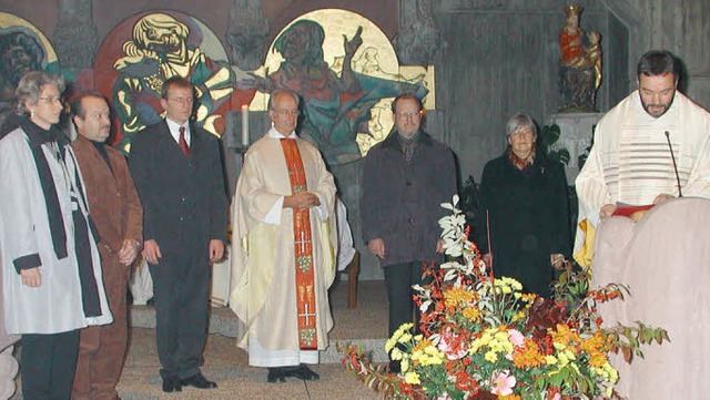 Mit bergabe der Urkunden durch  Dekan... das Jubilum in St. Jakobus gefeiert.  | Foto: Archiv-Foto: Markus Zimmermann